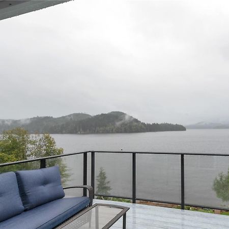 The Oceanfront Inn On Stephens Bay Coal Harbour Exterior photo