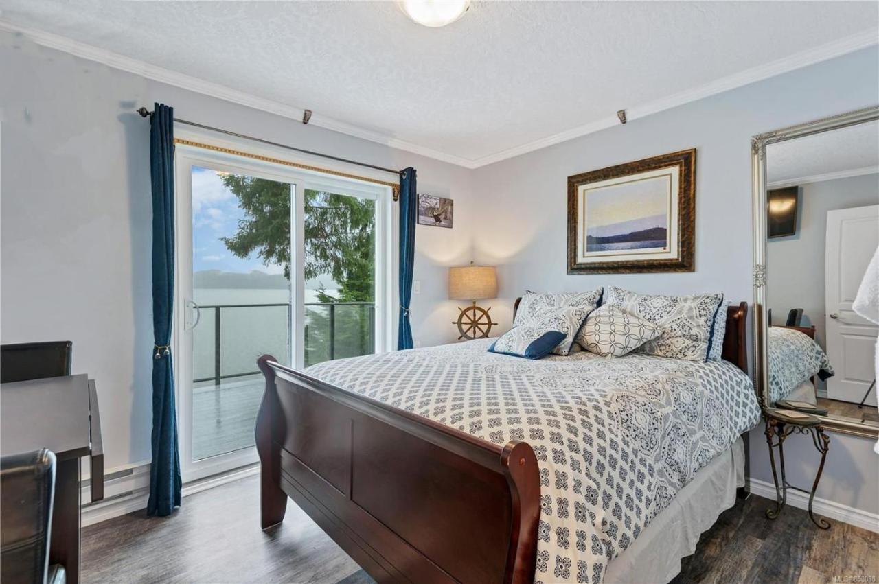 The Oceanfront Inn On Stephens Bay Coal Harbour Exterior photo
